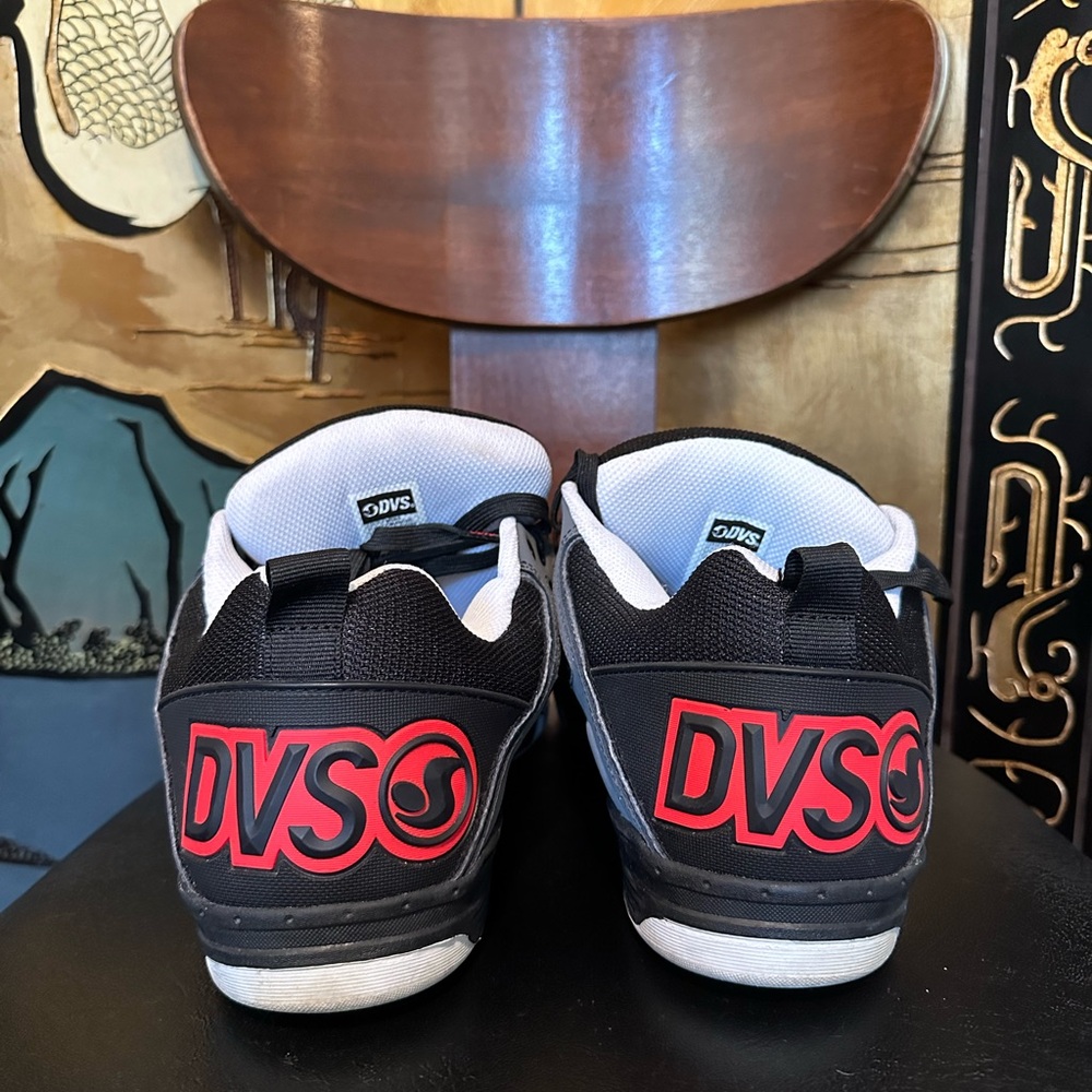 DVS Skateboard Sneakers - Picture 2 of 5